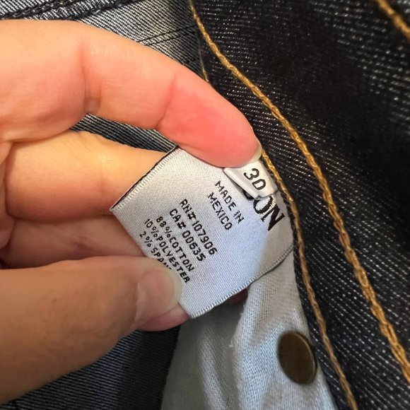 Denim Shorts by Hudson size 30 with cuffed bottoms - Picture 4 of 5